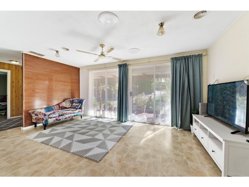 9 Glenorchy Street, Lyons ACT 2606