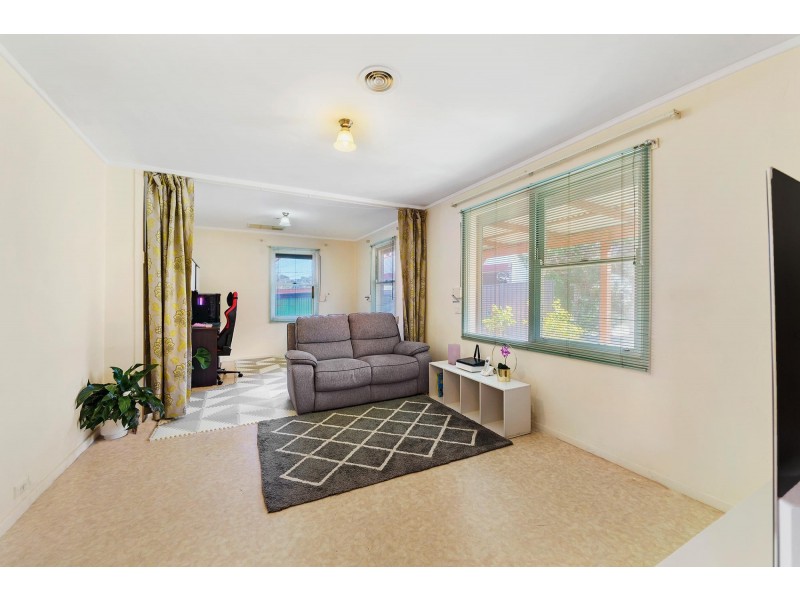 9 Glenorchy Street, Lyons ACT 2606