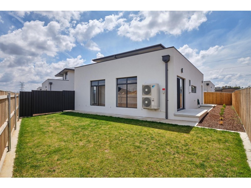 97 Lionel Rose Street, Holt ACT 2615