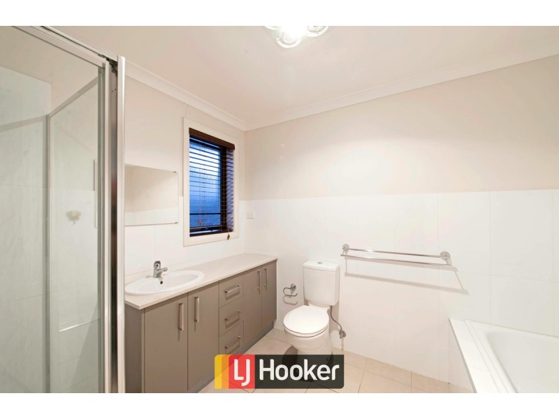 4 Hewett Crescent, Franklin ACT 2913