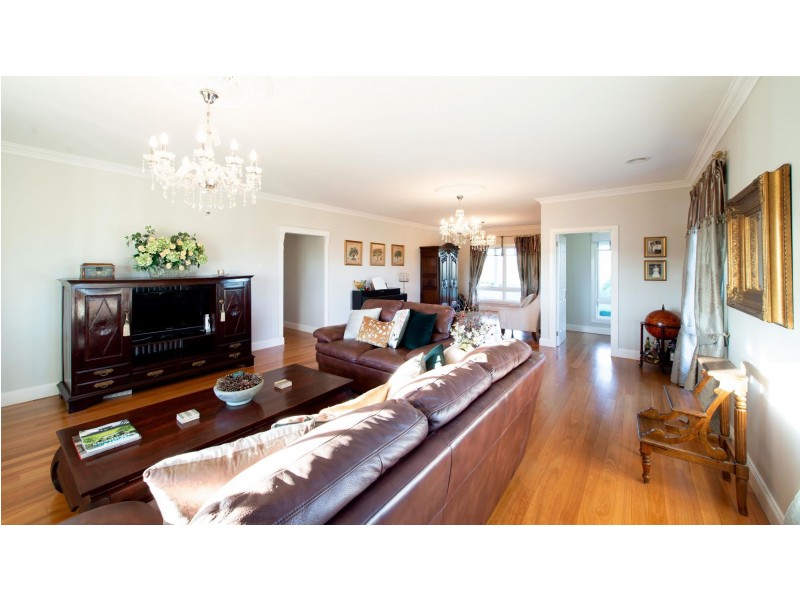 6 Glover Drive, Yass NSW 2582