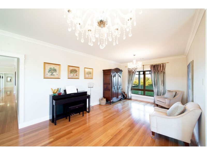 6 Glover Drive, Yass NSW 2582