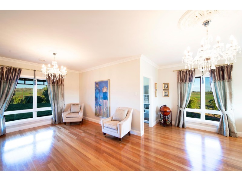 6 Glover Drive, Yass NSW 2582