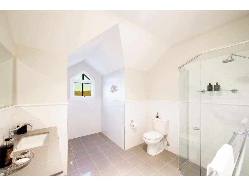 6 Glover Drive, Yass NSW 2582
