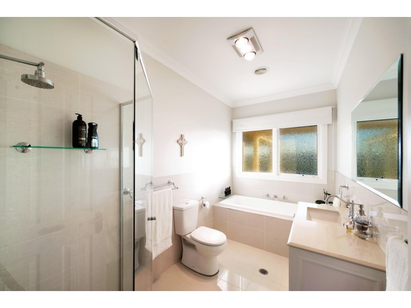 6 Glover Drive, Yass NSW 2582