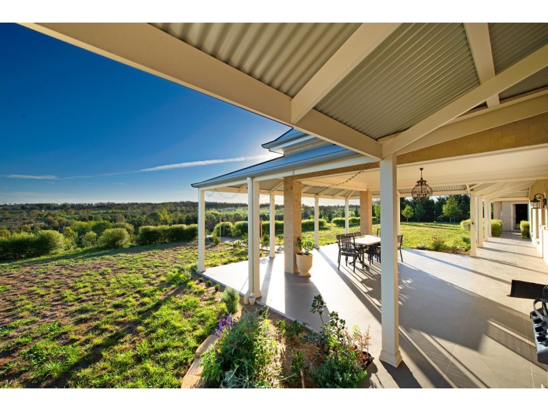 6 Glover Drive, Yass NSW 2582