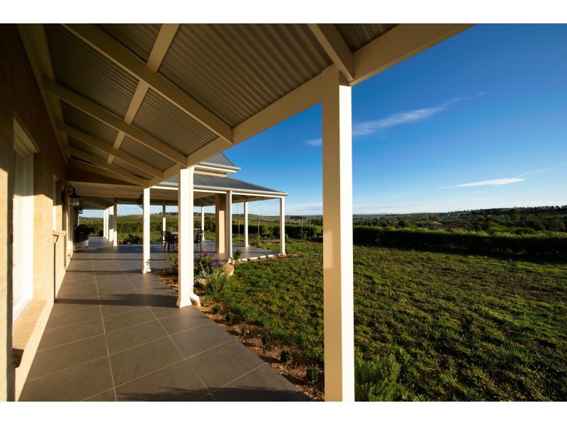 6 Glover Drive, Yass NSW 2582