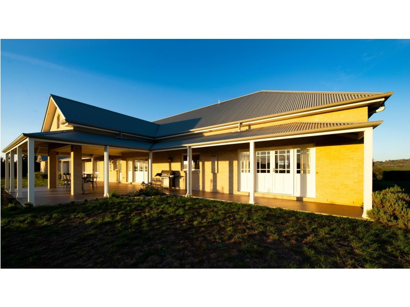 6 Glover Drive, Yass NSW 2582