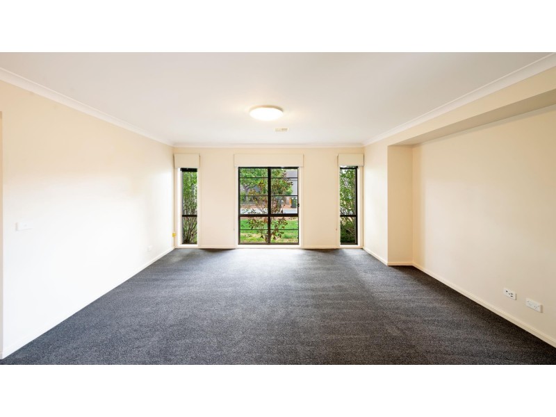 40 Jeanne Young Circuit, Mckellar ACT 2617