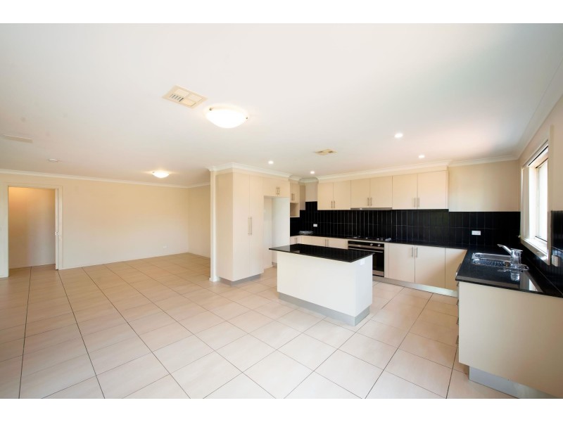 40 Jeanne Young Circuit, Mckellar ACT 2617