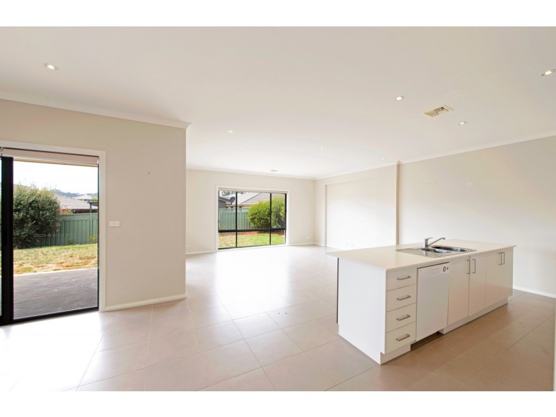 55 Paquita Street, Forde ACT 2914