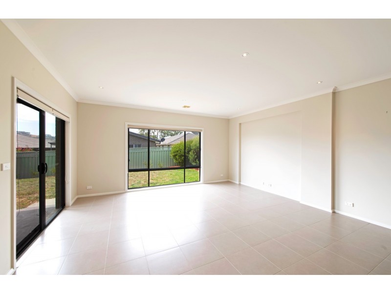55 Paquita Street, Forde ACT 2914