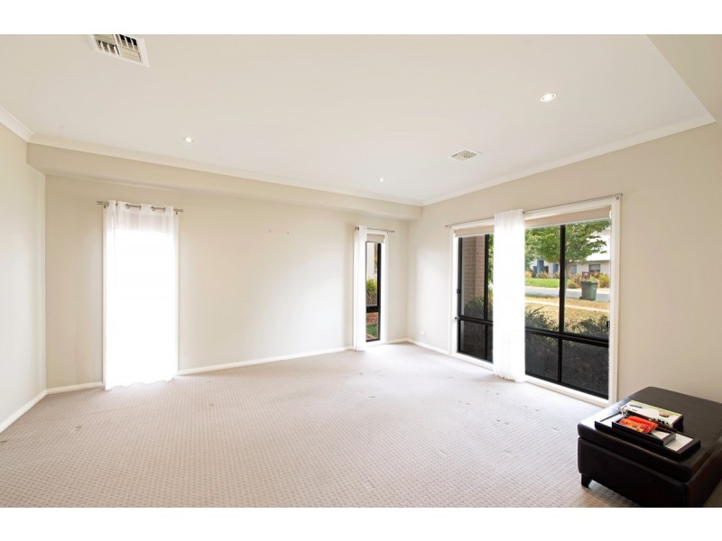 55 Paquita Street, Forde ACT 2914