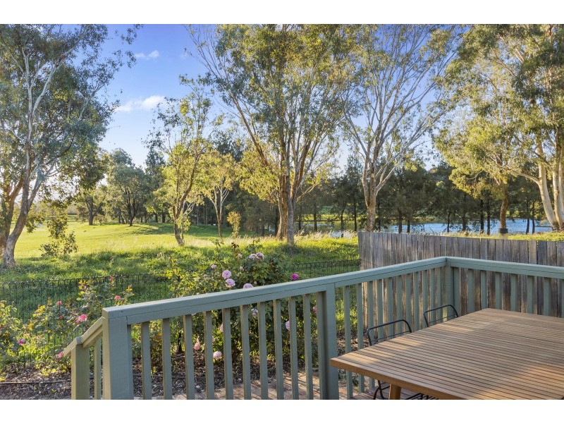 42 Kurrama Close, Ngunnawal ACT 2913