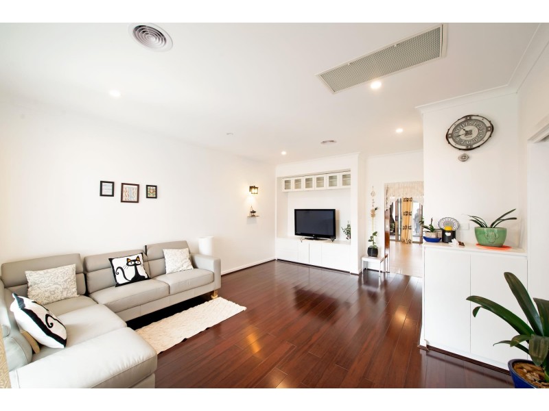 4 Sliprail Street, Lawson ACT 2617