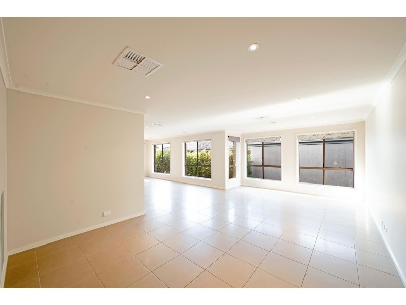 41 Jean MacNamara Street, Macgregor ACT 2615