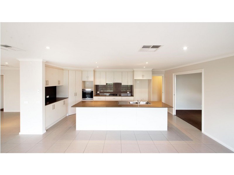 41 Jean MacNamara Street, Macgregor ACT 2615