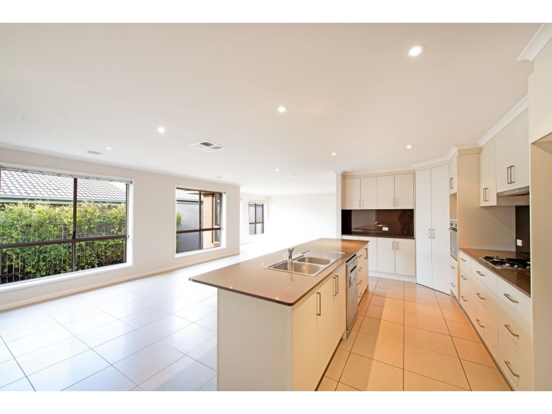 41 Jean MacNamara Street, Macgregor ACT 2615