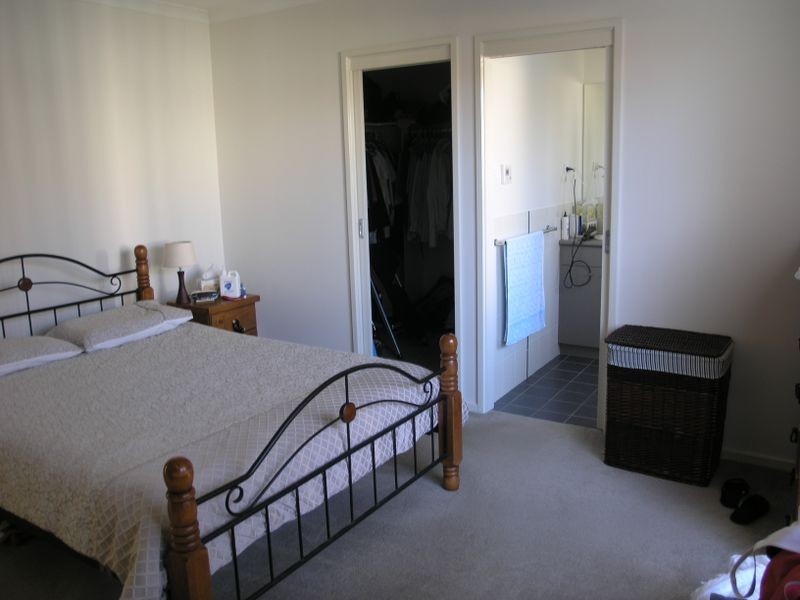 8 Polilight Street, Dunlop ACT 2615