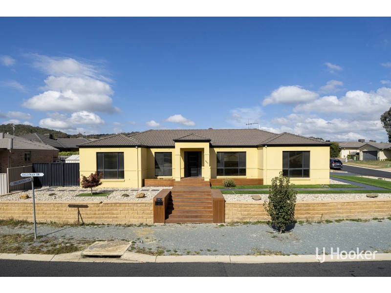 205 Halloran Drive, Jerrabomberra NSW 2619