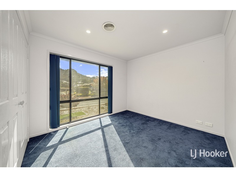 205 Halloran Drive, Jerrabomberra NSW 2619