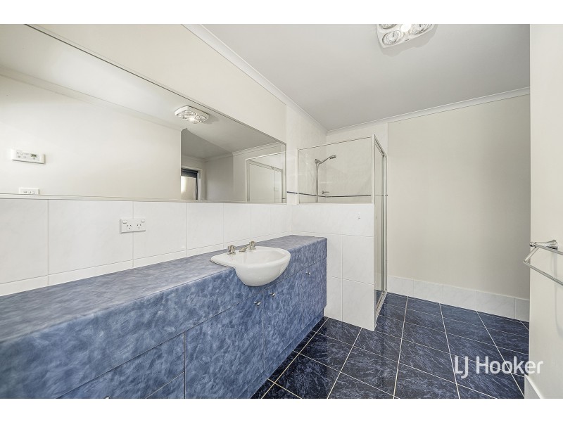 205 Halloran Drive, Jerrabomberra NSW 2619