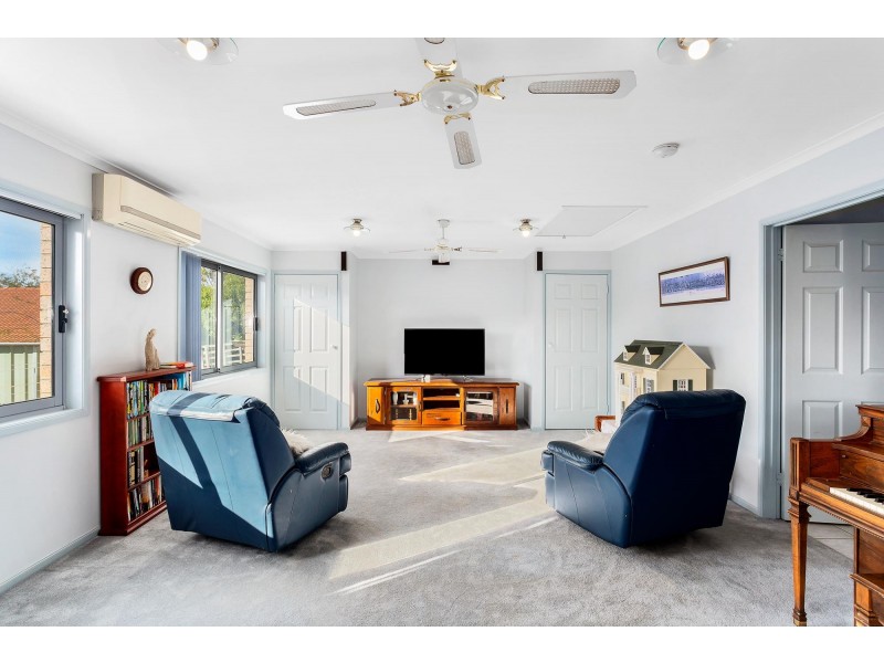 52 Sugarloaf Circle, Palmerston ACT 2913