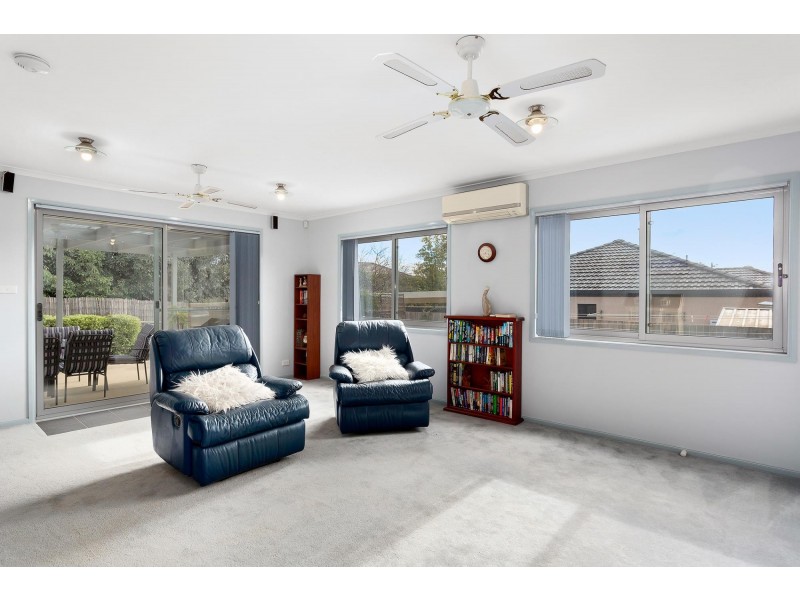 52 Sugarloaf Circle, Palmerston ACT 2913