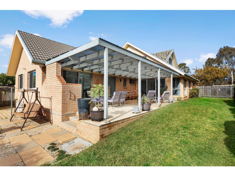 52 Sugarloaf Circle, Palmerston ACT 2913