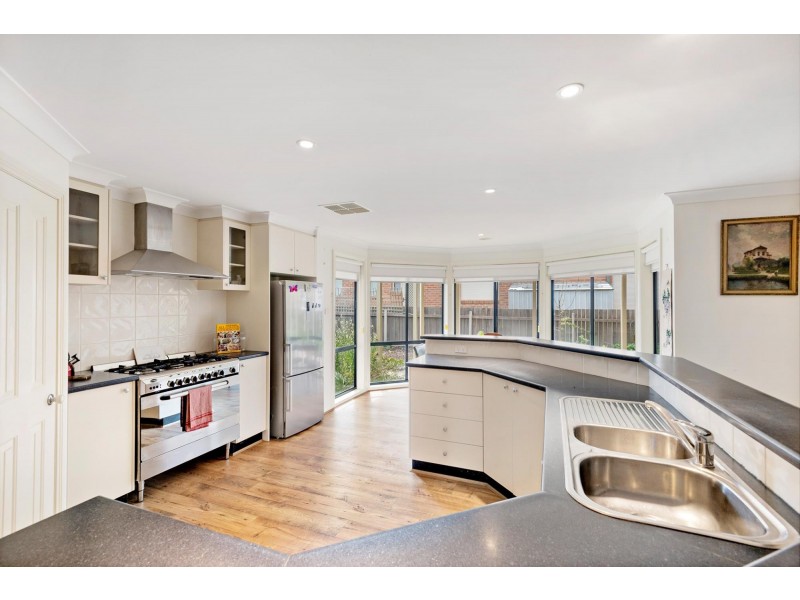 22 Douglas Waterhouse Drive, Dunlop ACT 2615