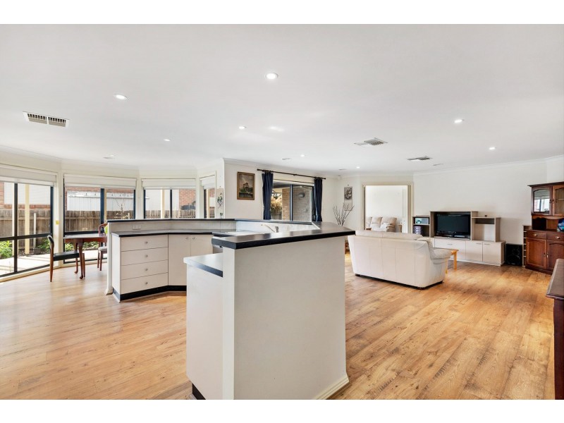 22 Douglas Waterhouse Drive, Dunlop ACT 2615