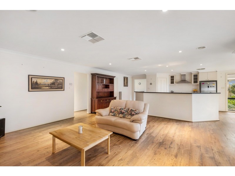 22 Douglas Waterhouse Drive, Dunlop ACT 2615