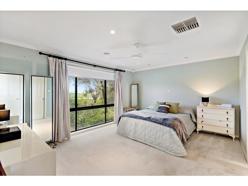 22 Douglas Waterhouse Drive, Dunlop ACT 2615