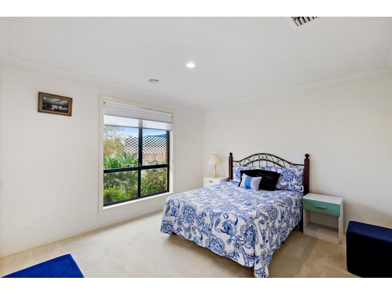 22 Douglas Waterhouse Drive, Dunlop ACT 2615