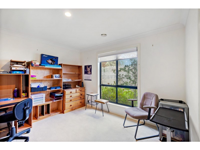 22 Douglas Waterhouse Drive, Dunlop ACT 2615