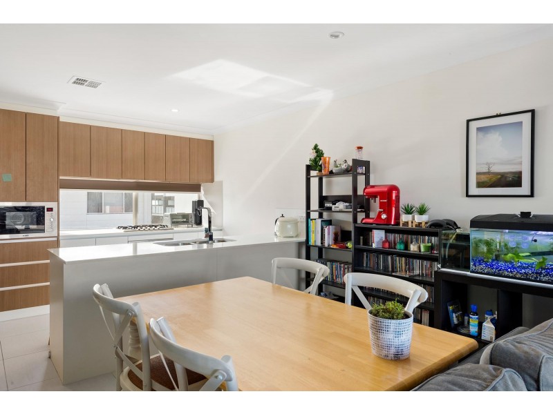 6/8 Henry Kendall Street, Franklin ACT 2913