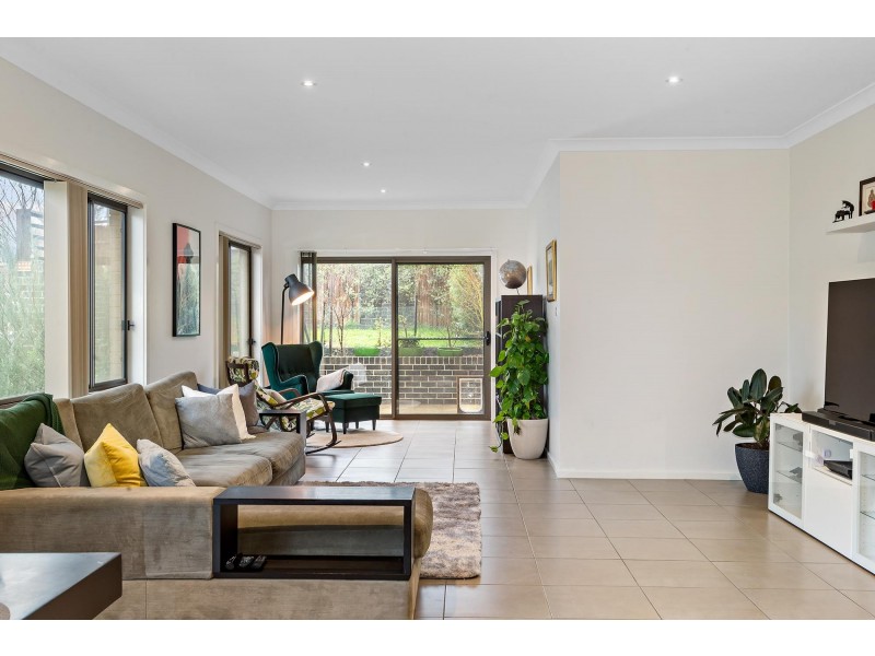 1/12 Lomax Street, Forde ACT 2914