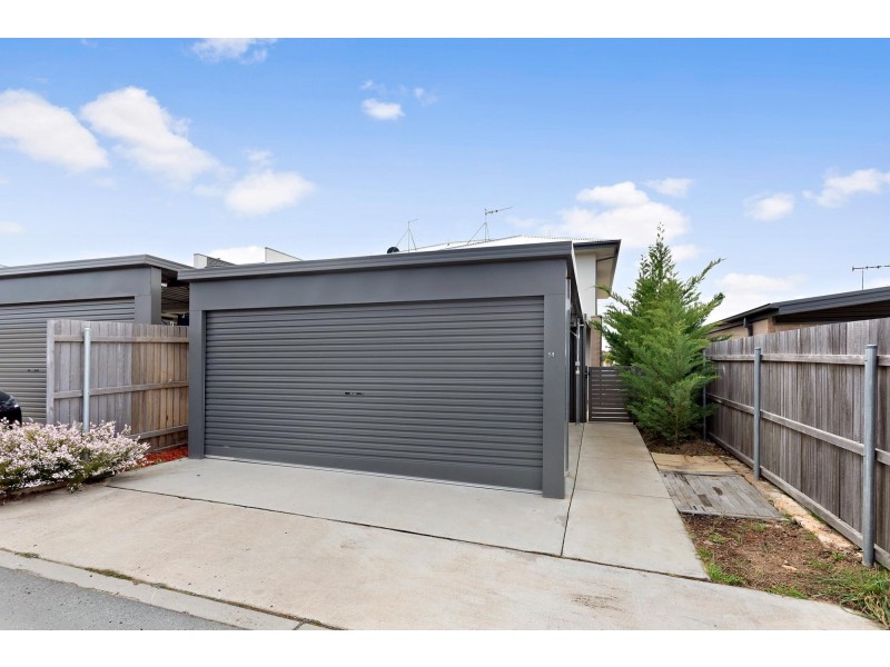 14 Lambrick Lane, Casey ACT 2913