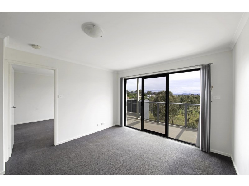 100/75 Elizabeth Jolley Crescent, Franklin ACT 2913