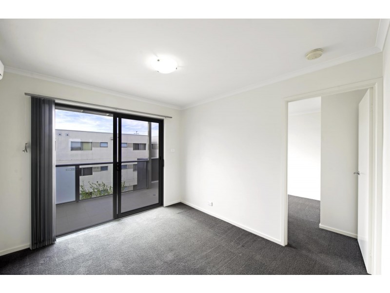 100/75 Elizabeth Jolley Crescent, Franklin ACT 2913