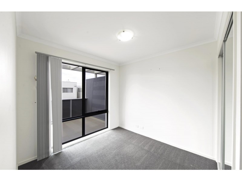 100/75 Elizabeth Jolley Crescent, Franklin ACT 2913