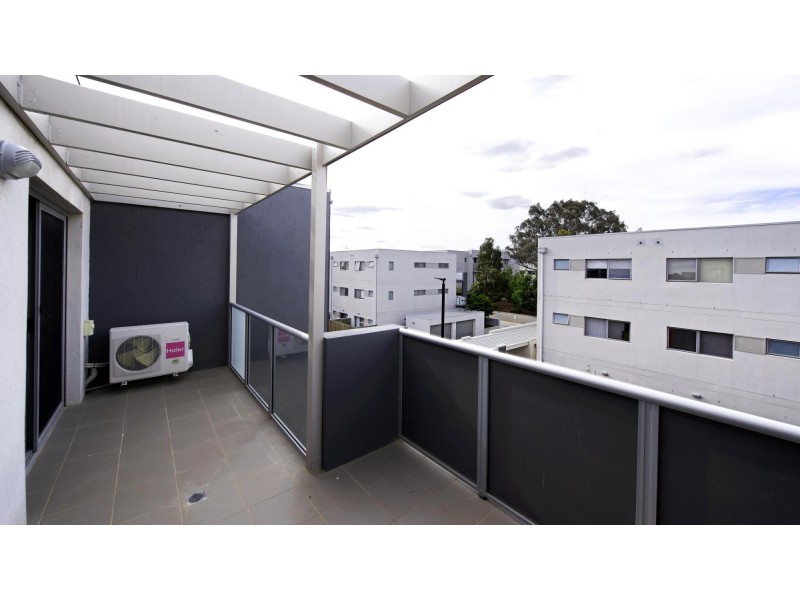 100/75 Elizabeth Jolley Crescent, Franklin ACT 2913