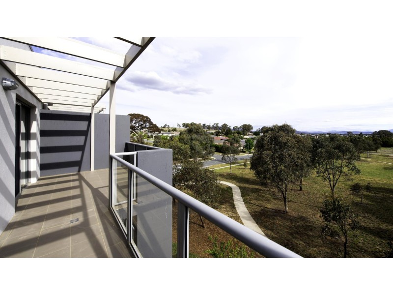 100/75 Elizabeth Jolley Crescent, Franklin ACT 2913
