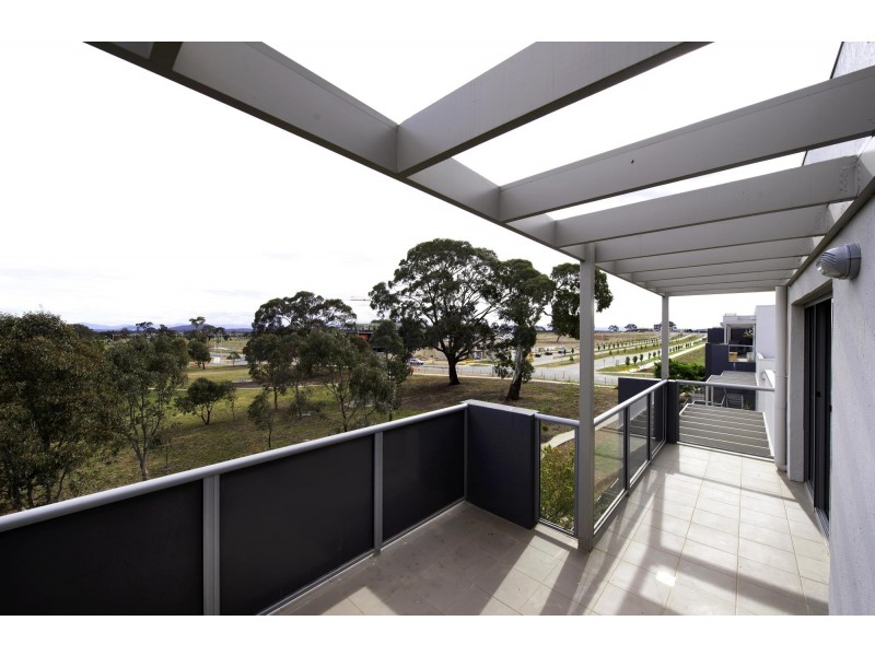 100/75 Elizabeth Jolley Crescent, Franklin ACT 2913