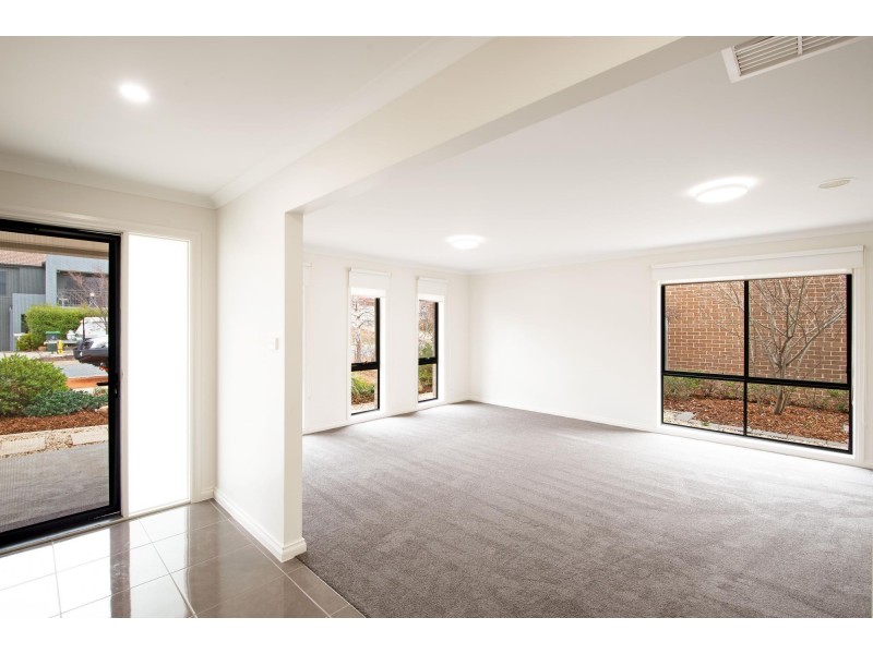 4 Renfree Street, Casey ACT 2913