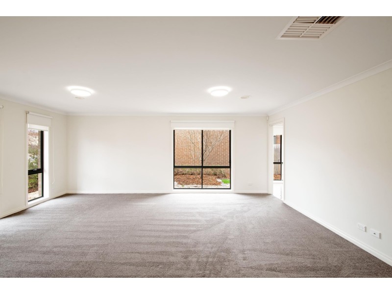 4 Renfree Street, Casey ACT 2913