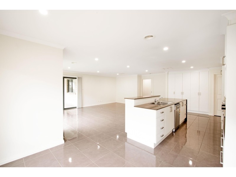 4 Renfree Street, Casey ACT 2913