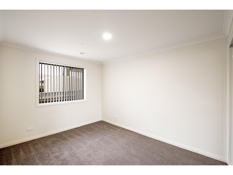 4 Renfree Street, Casey ACT 2913