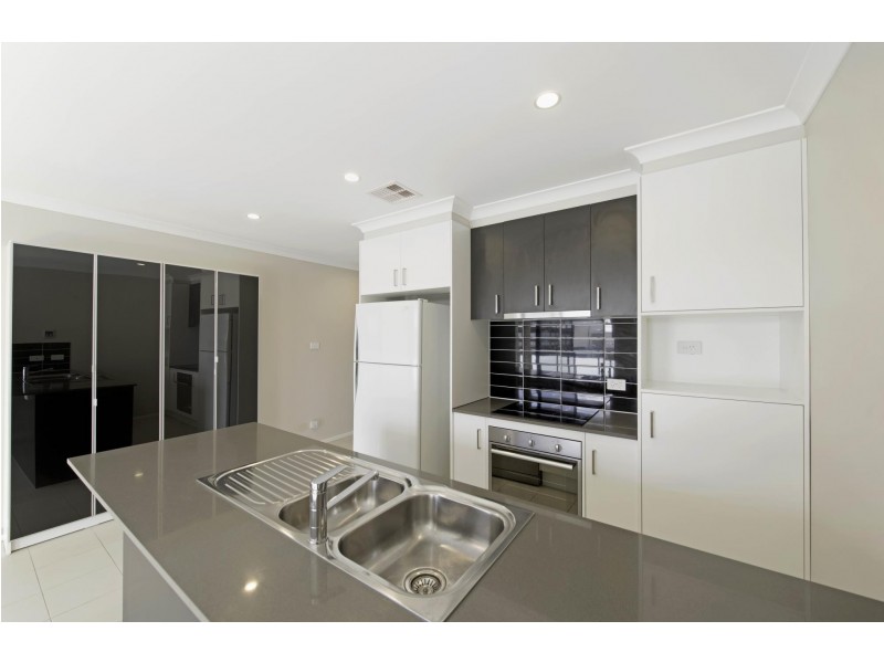 20/50 Henry Kendall Street, Franklin ACT 2913