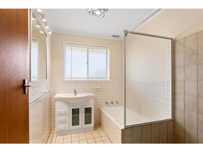 34 Brownless Street, Macgregor ACT 2615